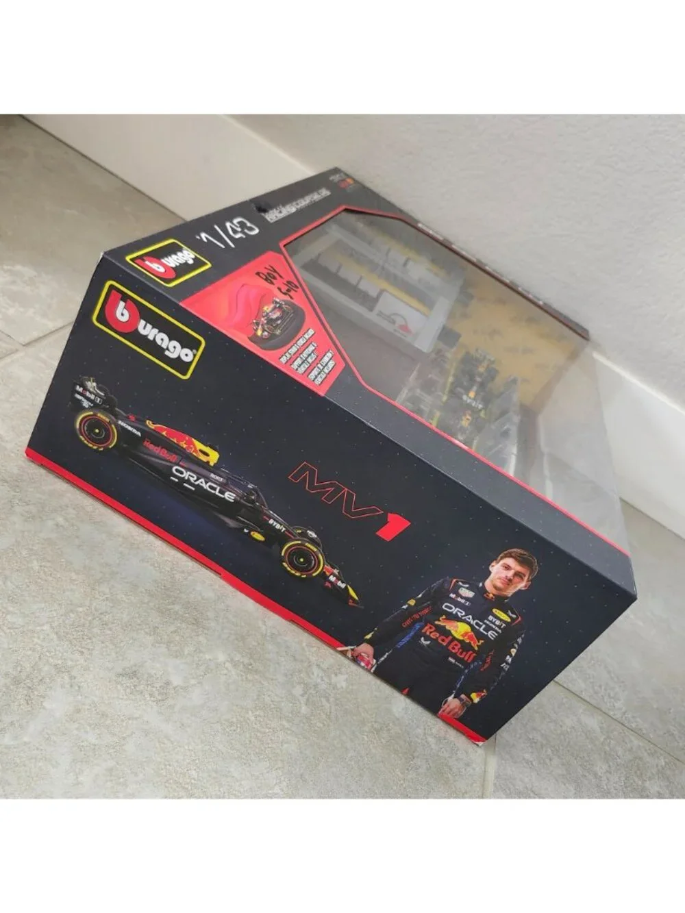 Burago RED BULL 1:43 Formula 1 Deluxe Pit Set Garages Pit Crew 3 F1 Cars